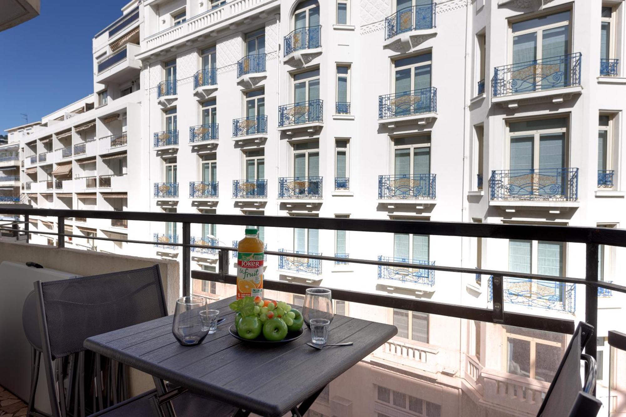 L'Unique Maubourg - Next Hotel Martinez - Terrasse Cannes Exteriör bild